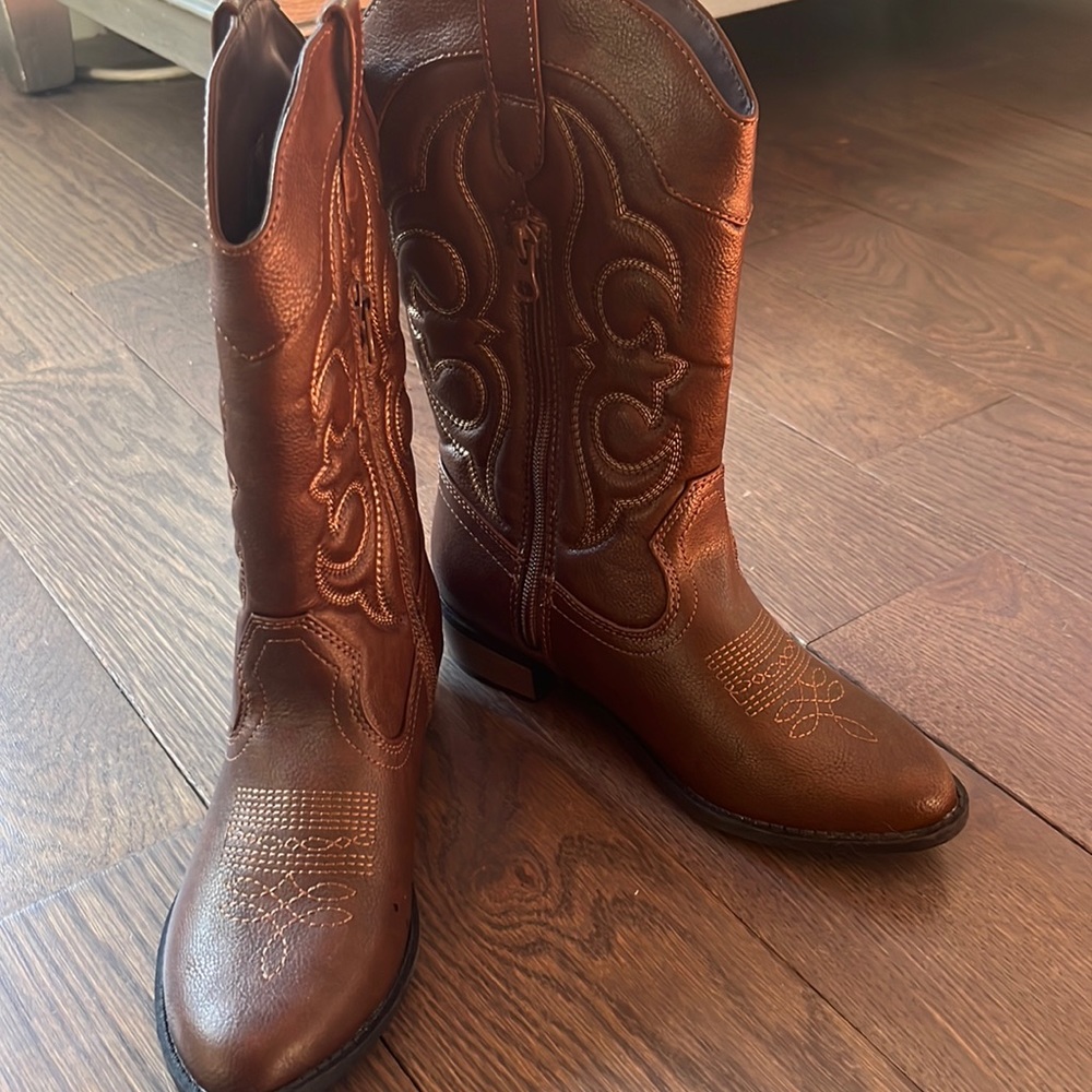 Never worn cat and Jack size 3 girls cowboy boots vegan leather
